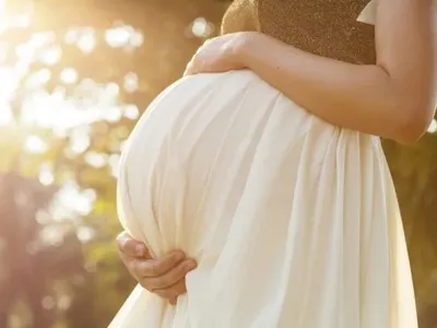 Розмір допомоги по вагітності та пологах в Україні: що гарантує держава