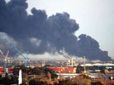 ЗМІ: в оповитих токсичним димом околицях Мельбурна закрили школи