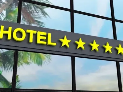 Антимонопольный взялся еще за три столичные гостиницы, которые "рисуют" себе звезды