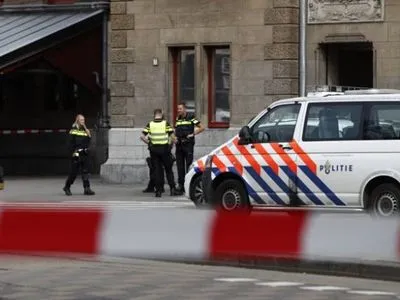 Неизвестный совершил нападение с ножом на вокзале Амстердама, есть пострадавшие