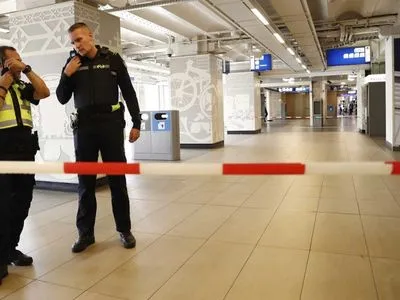 В напавшего на людей на вокзале в Амстердаме был террористический мотив