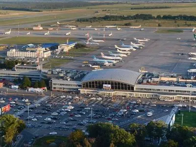 Опять задержки: в "Борисполе" пассажиры ждали своего рейса 12 часов