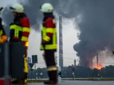 В Баварии горит нефтеперерабатывающий завод: пострадали 8 человек