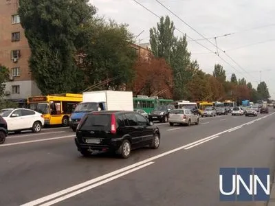 Из-за ДТП остановились троллейбусы у Дегтяревского путепровода