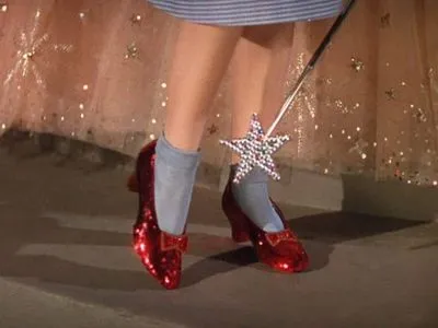 ФБР знайшло черевички Дороті з "Чарівника країни Оз", вкрадені 13 років тому