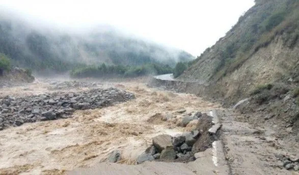 Число жертв селевого потока на юго-западе Китая возросло до восьми