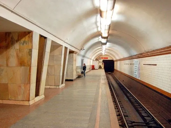 Одну из станций метро Киева закрыли на вход