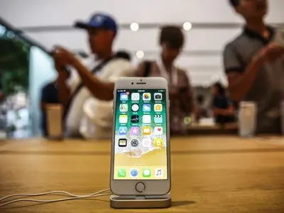 Apple виявила виробничий брак в iPhone 8