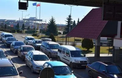 Прорив автомобіля через кордон: польські прикордонники розповіли подробиці