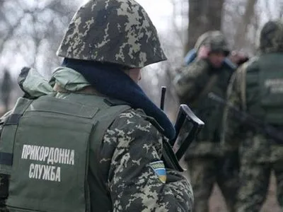 Пограничников на админгранице с Крымом обеспечили спецзащитой