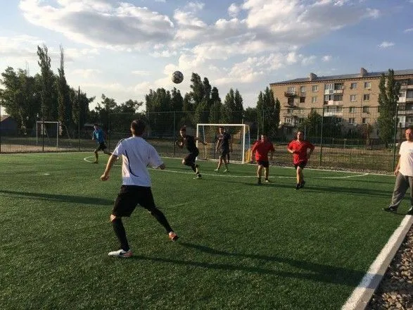 На Луганщині відкрили нове футбольне міні-поле