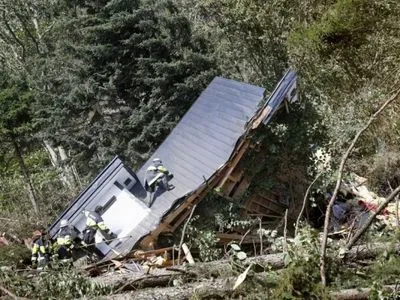 Жертвами мощного землетрясения в Японии стали уже девять человек