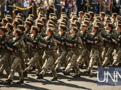 Рада законодавчо закріпила рівність прав чоловіків та жінок у Збройних силах