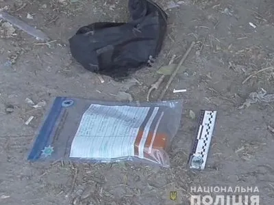 В Одесі у чоловіка, який вживав алкоголь у парку, знайшли тротил