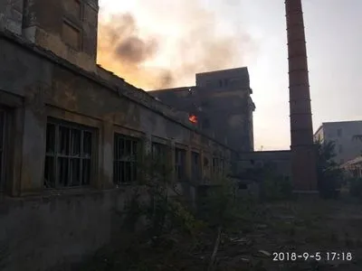 В Краматорске сгорел закрытый хлебозавод
