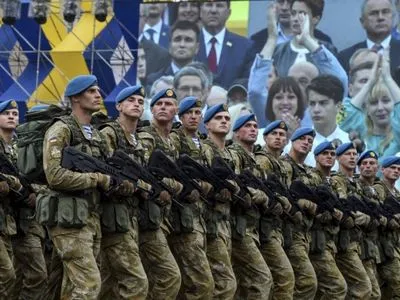 Рада планирует в четверг закрепить в законодательстве воинское приветствие "Слава Украине"