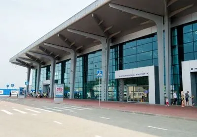 Пьяный немец подрался с пассажирами и пограничниками в аэропорту Харькова