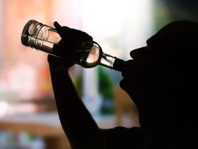 Раде предлагают ввести уголовную ответственность за вовлечение несовершеннолетних в пьянство