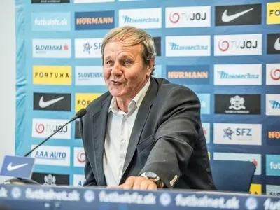 Наставник Словакии отметил прогресс украинских футболистов в динамике действий с мячом