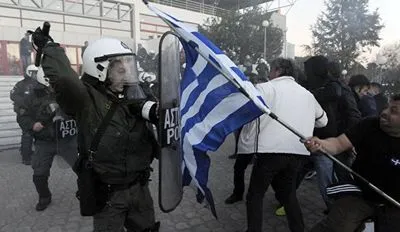 Грецька поліція застосувала сльозогінний газ проти демонстрантів у Салоніках