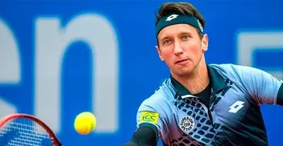 Теннисист Стаховский победил на турнире во Франции