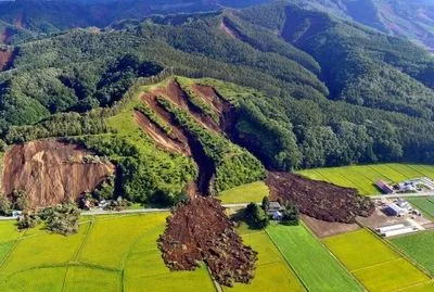 Землетрус у Японії: кількість загиблих зросла до 42 осіб
