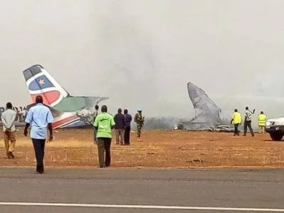 В Южном Судане упал самолет, более 20 человек погибли