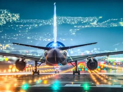 Кияни вимагають заборонити нічні польоти літаків у столичному аеропорту