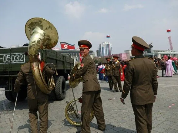 СМИ заявили об отсутствии на параде в КНДР межконтинентальных ракет