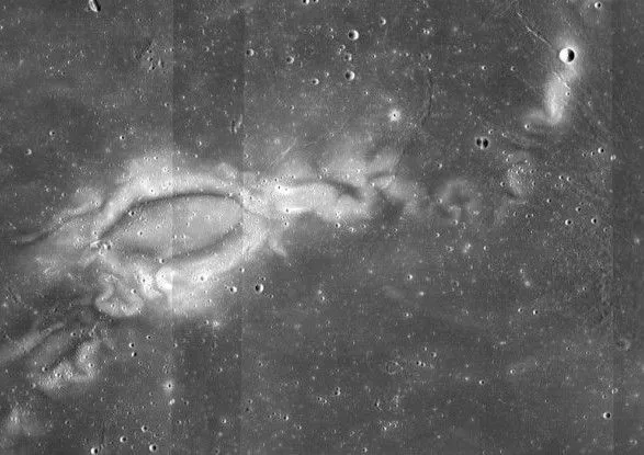 Вчені пояснили, звідки на поверхні Місяця з’явились візерунки