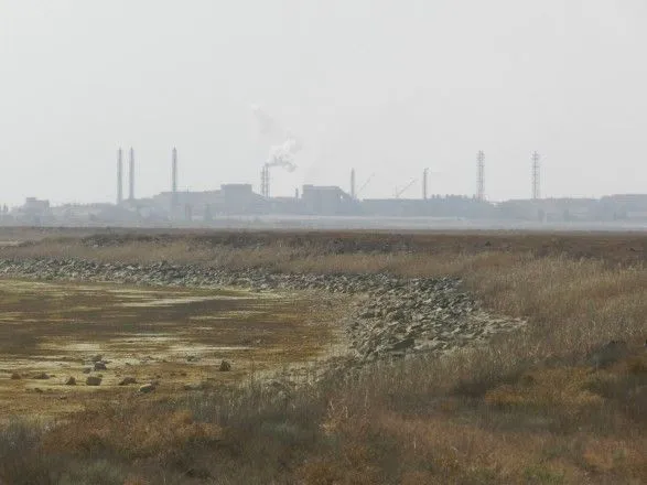 На "Крымском титане" заявили о полной остановке завода
