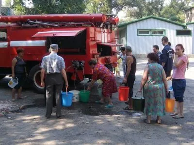 Авдеевка без воды: спасатели подвозят воду жителям
