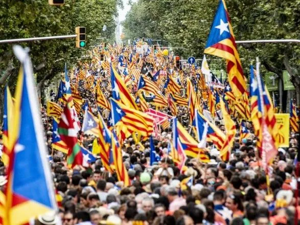 З нагоди дня Каталонії у Барселоні відбулася багатотисячна демонстрація з вимогою незалежності