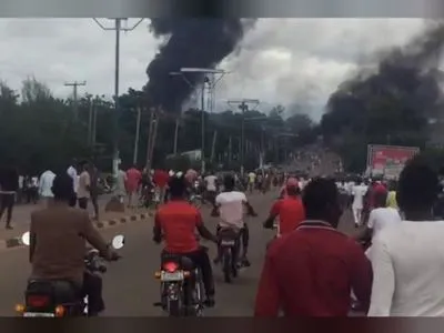Reuters: число жертв взрыва газовоза в Нигерии возросло до 35 человек