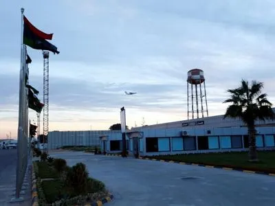 Reuters: международный аэропорт в Триполи подвергся ракетному обстрелу