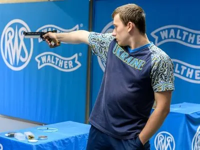 Украинец Коростылев выиграл первую медаль на взрослом ЧМ по стрельбе