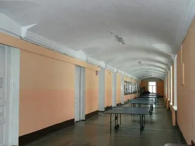 У коридорі гімназії на Львівщині знайшли мертвим охоронця