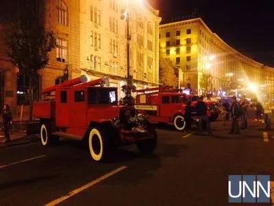 Раритетные пожарные авто выставили на столичном Крещатике