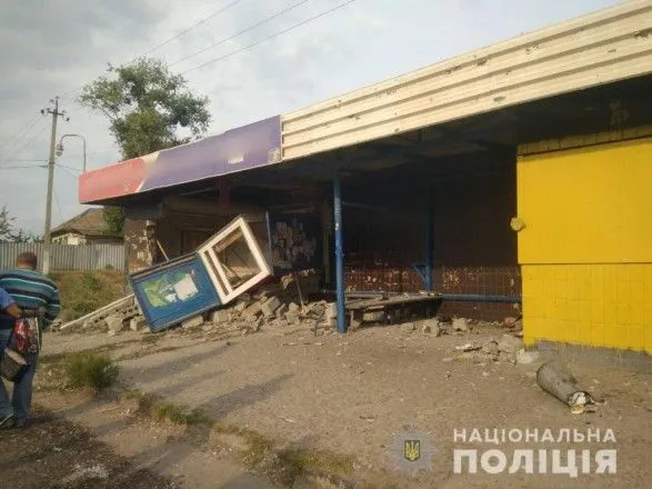 В Харьковской области автомобиль влетел в остановку транспорта: есть погибшая