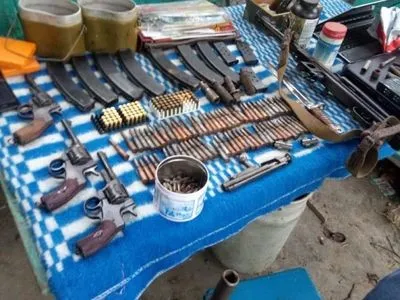 В Одеській області правоохоронці вилучили велику кількість зброї