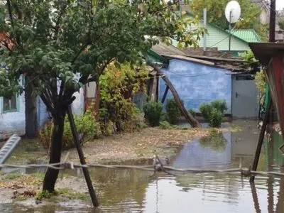 В результате ливня в Бердянске затопило часть улиц и частных домов