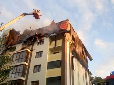 В недостроенном доме Киева произошло возгорание на площади 800 кв. м.