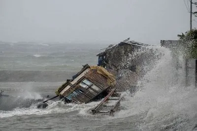 Кількість жертв від тайфуну на Філіппінах продовжує зростати