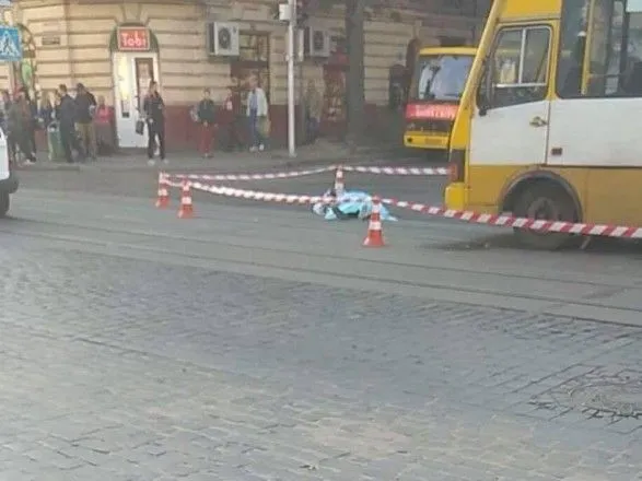 В центре Львова маршрутка насмерть сбила пожилую женщину
