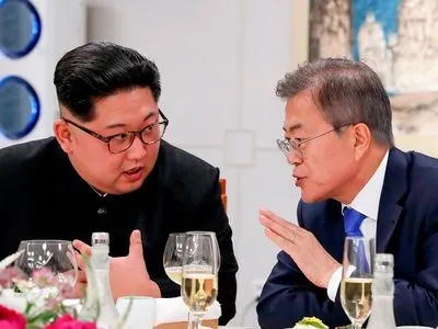 Лидер Республики Корея отправился в КНДР, чтобы обсудить вопросы денуклеаризации