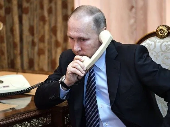Путин выразил Меркель озабоченность ситуацией после гибели Захарченко