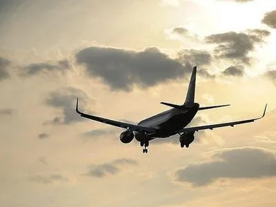 Йшла кров з вух і носів: 30 пасажирів постраждали через падіння тиску в літаку Індії