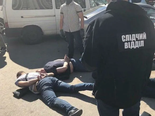 В Одессе полицейские подбрасывали жертвам наркотики, а потом требовали взятки