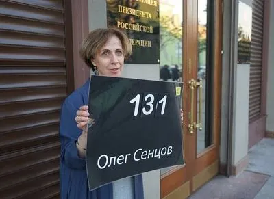 Российские силовики для объяснений задержали пикетчиков за Сенцова и Балуха