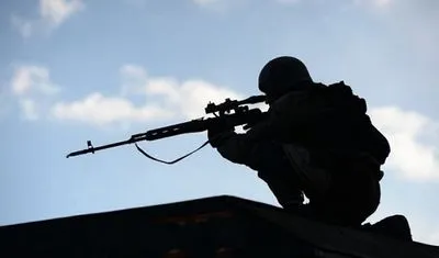 Військові розповіли про підступні методи ворожих снайперів на Донбасі